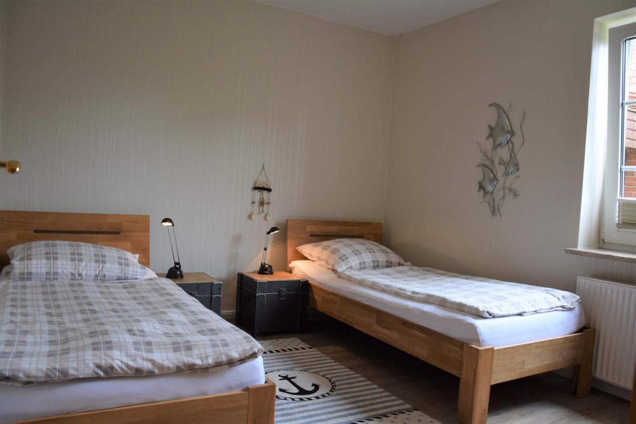 Haus Amrum 21**** Busum Exterior photo